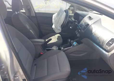 2017 Kia Forte Lx z USA, uszkodzony, nr VIN 3KPFK4A77HE047925